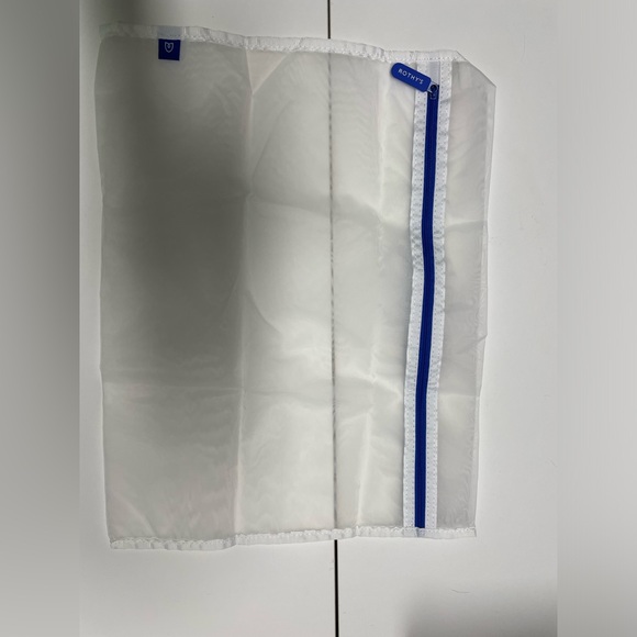 Rothy’s wash bag - Picture 1 of 5